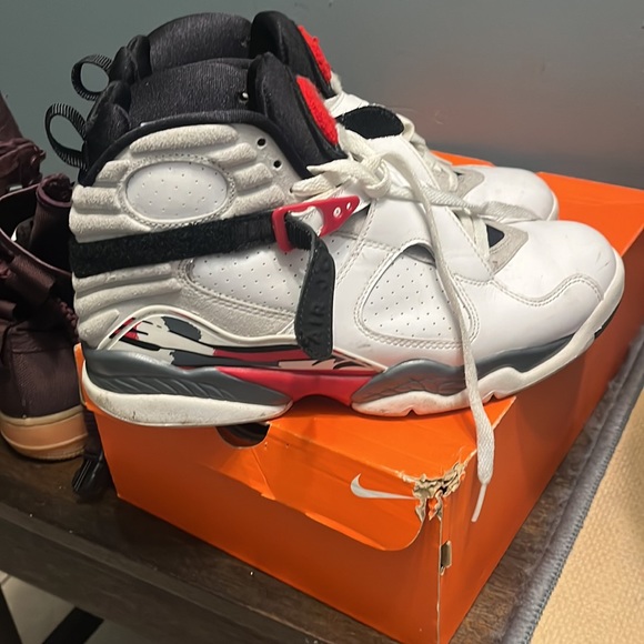 Jordan 8s - Picture 5 of 6
